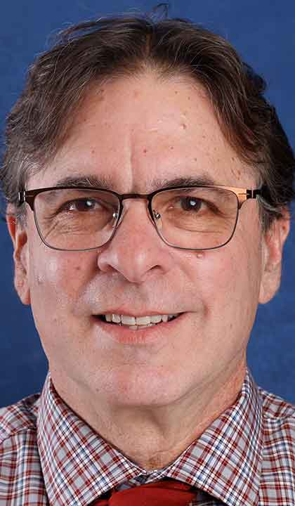 Headshot of Dan Hanes